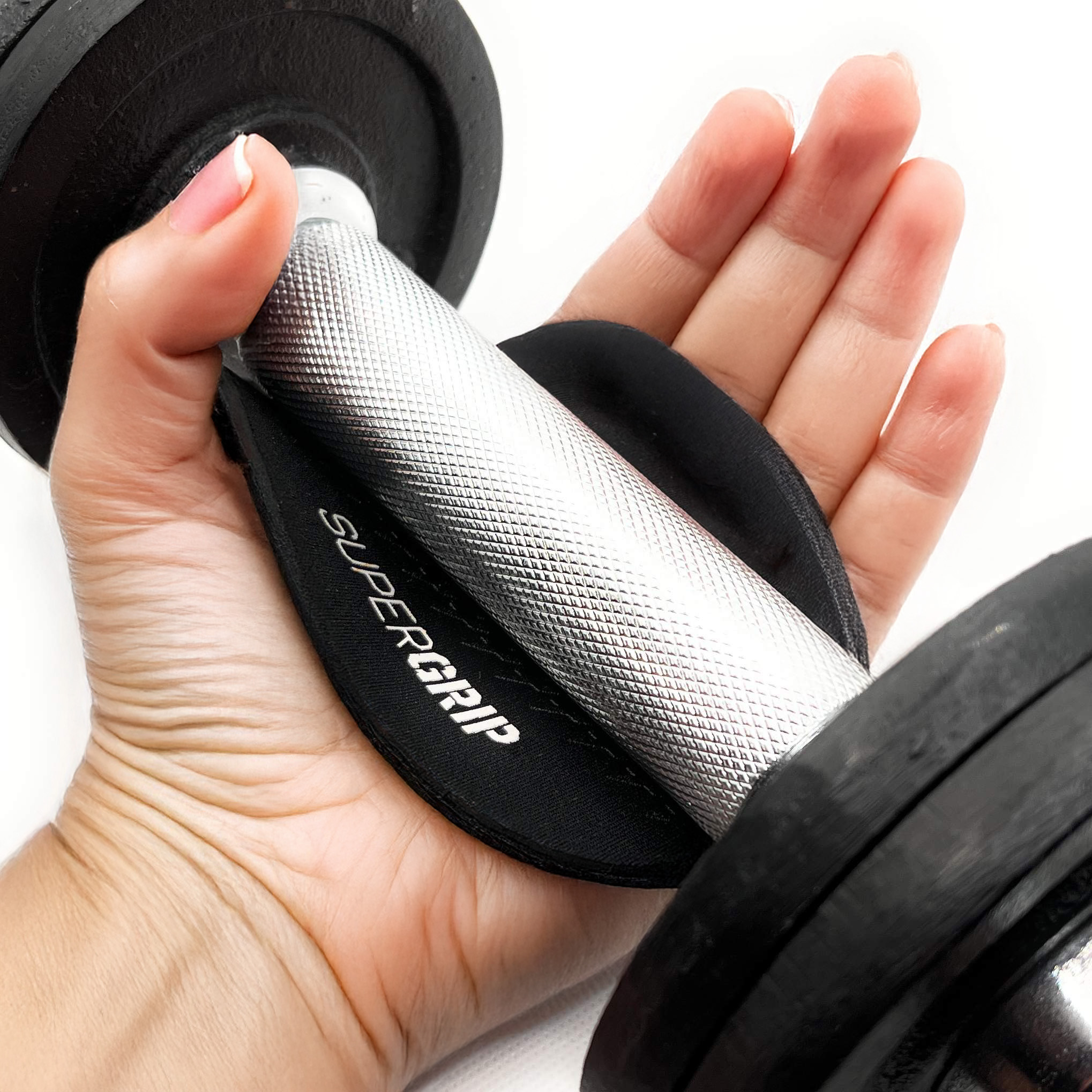 Workoutpads Fitness Grip Pads an Frauen Hand. Auch ohne Schlaufen zu verwenden.
